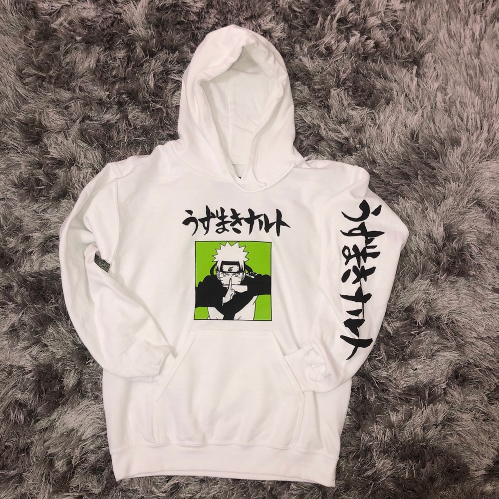 naruto  NWT! white hoodie doing the shadow clone